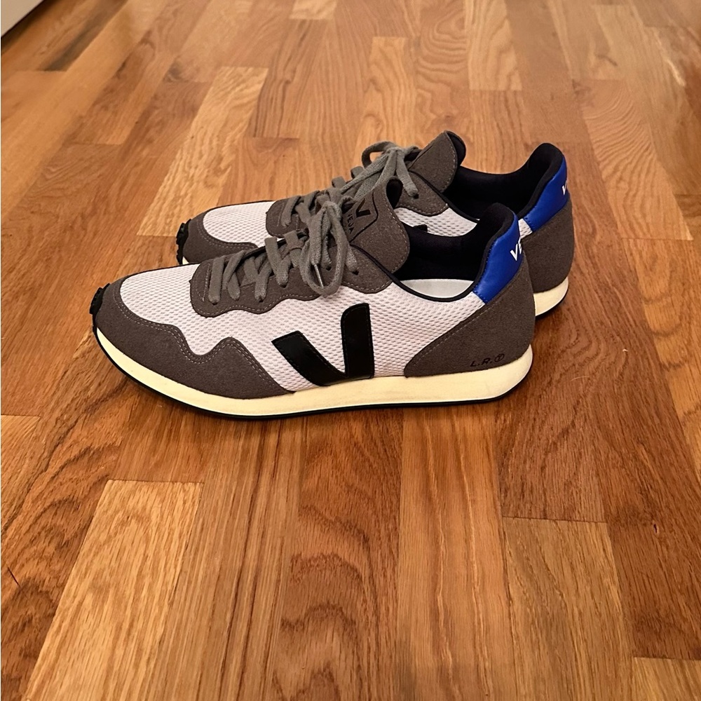 Veja men’s sneakers